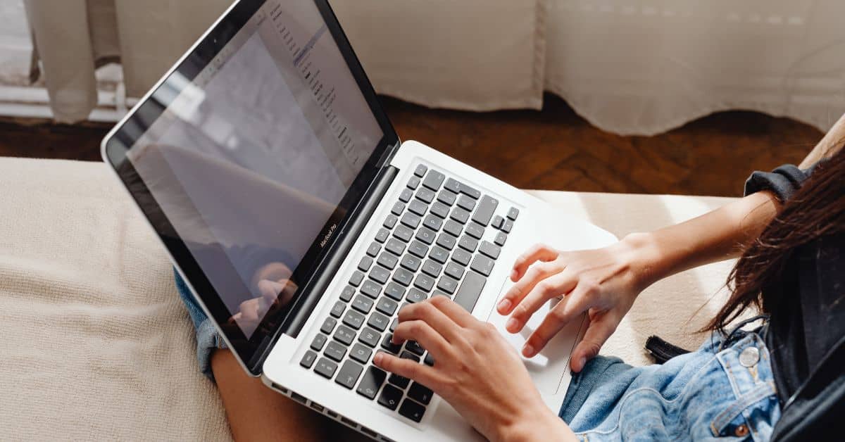 Unboxing Experience Moderation in BPO