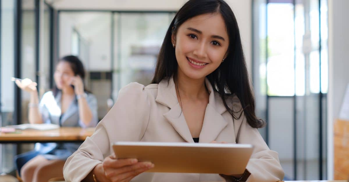 Service Contract History Support in BPO