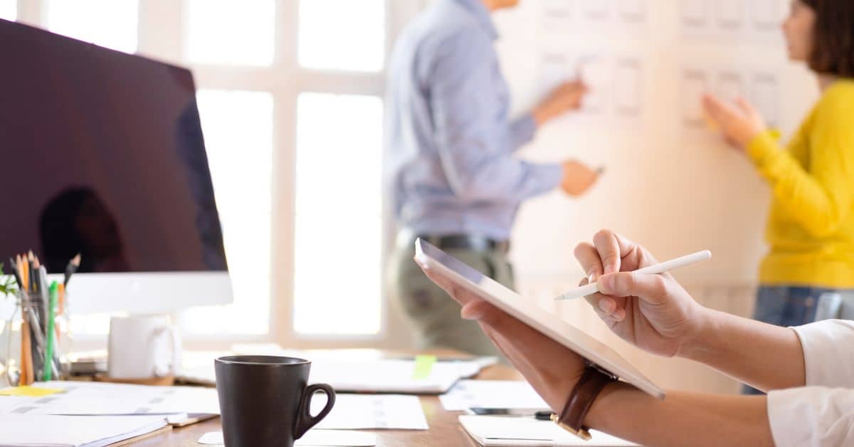 User Review Summarization Service in BPO