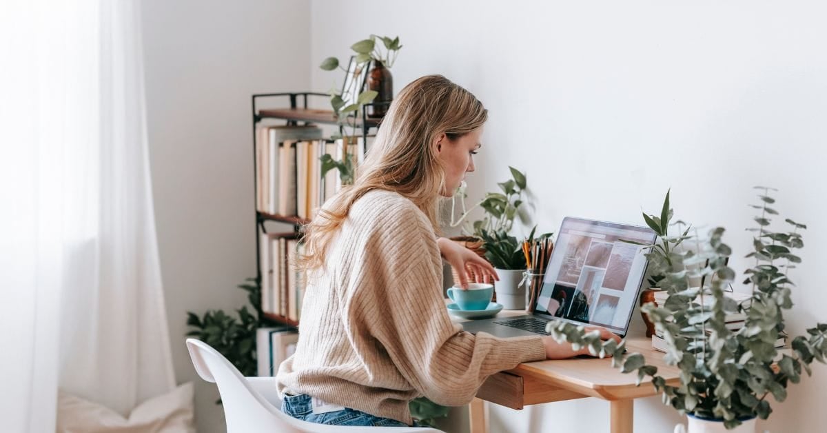 Image-to-text data entry support in BPO involves extracting text from images for accurate and efficient data processing.