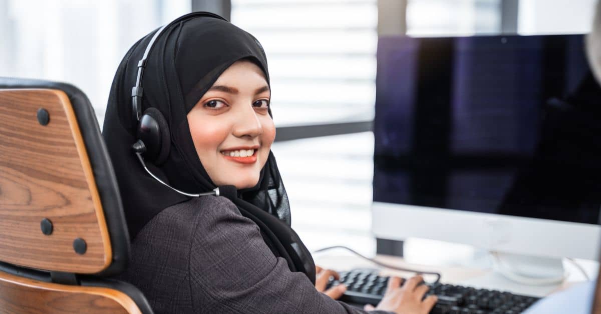 Call center agents using best practices to provide excellent customer service