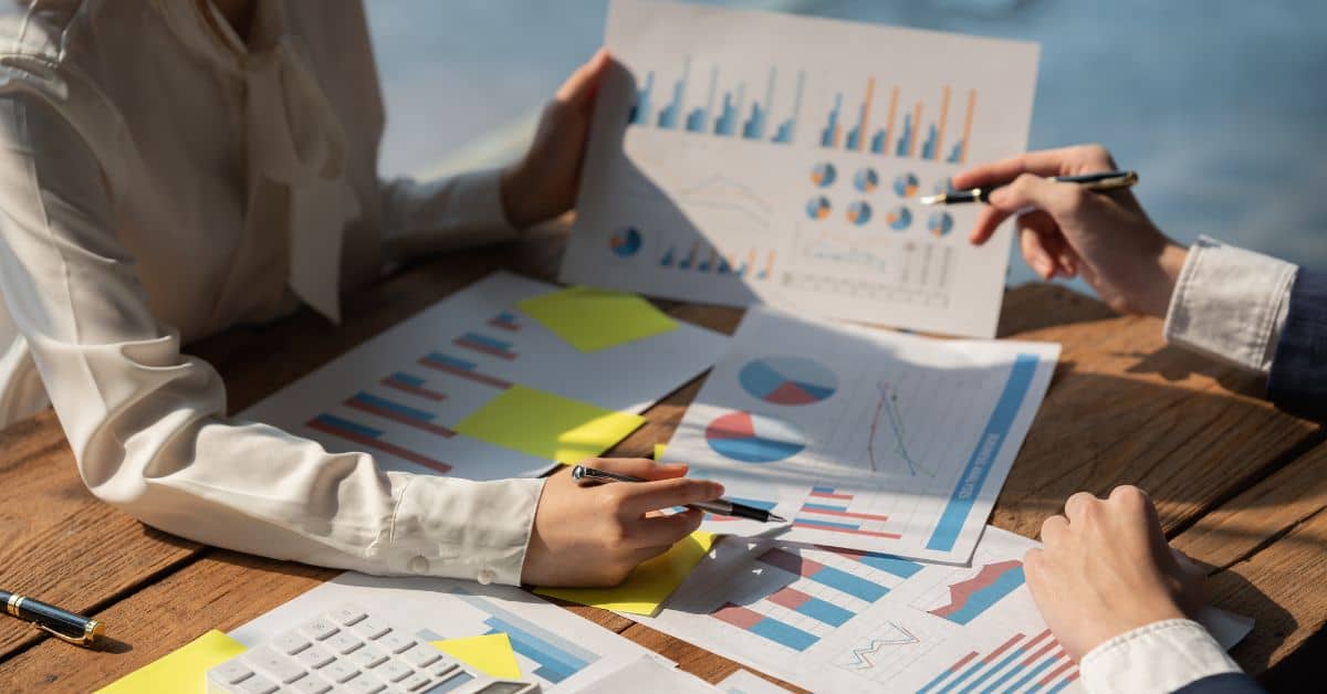 Essential KPIs and metrics to measure customer experience