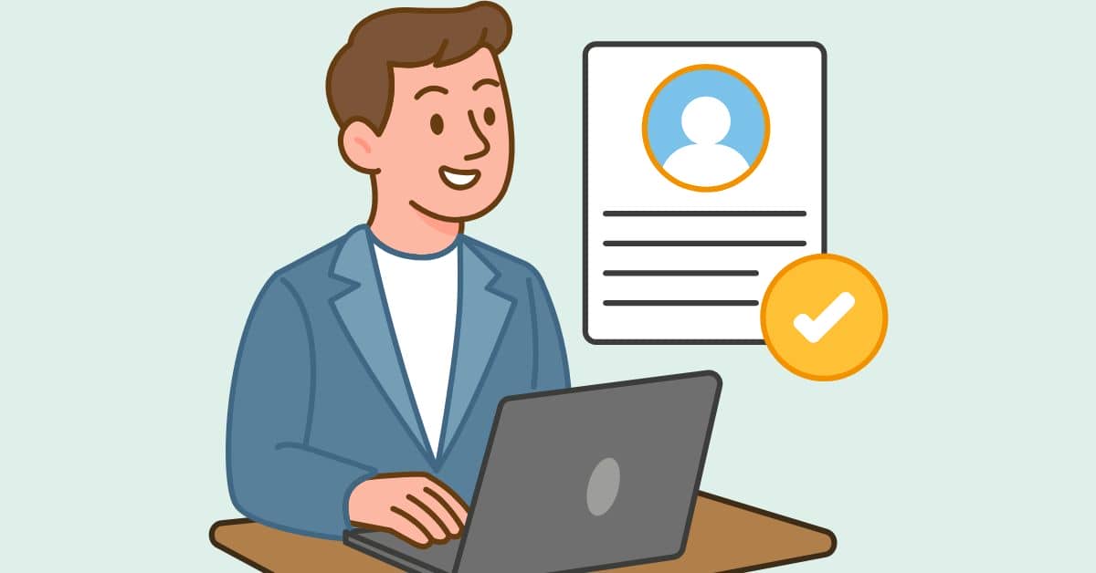 Definition and role of a service desk in managing and resolving IT service requests and incidents