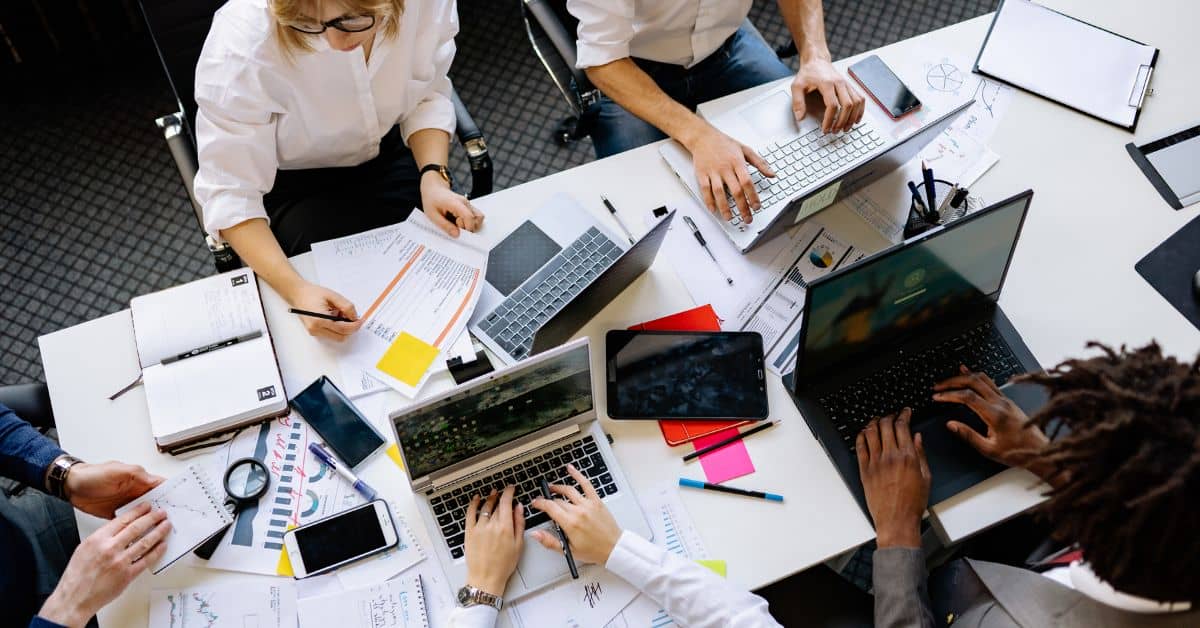 Effective strategies and tips for outsourcing to the Philippines.